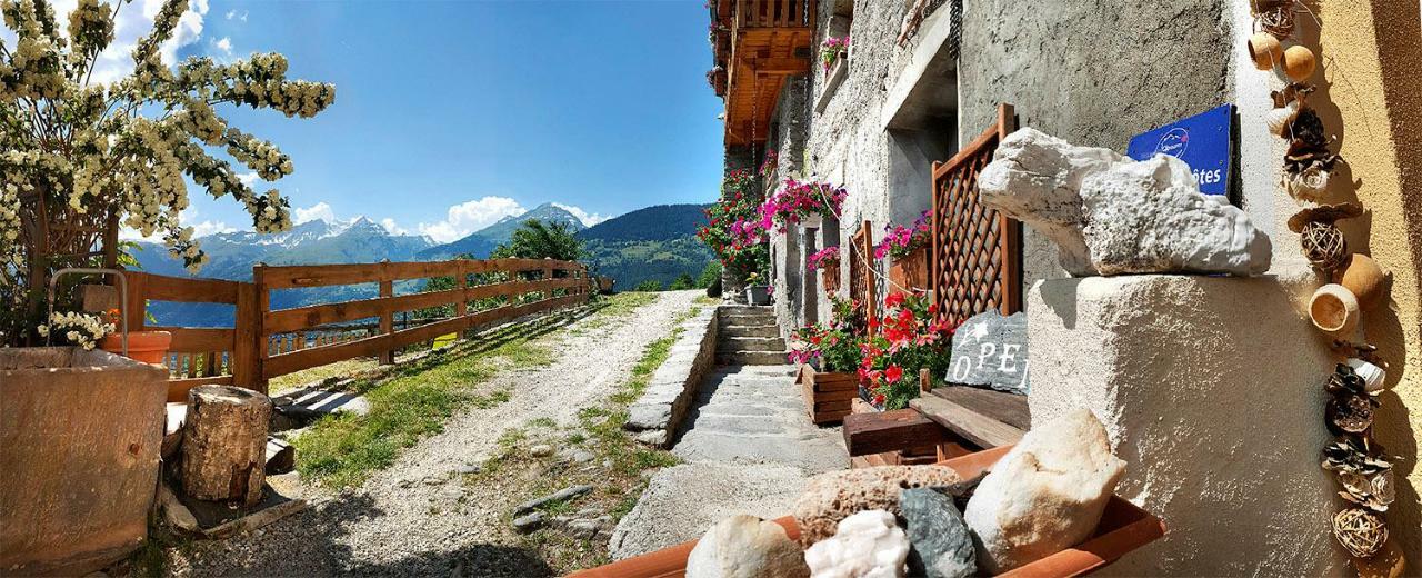 Appartamento Les Balcons Du Molliebon Séez Esterno foto